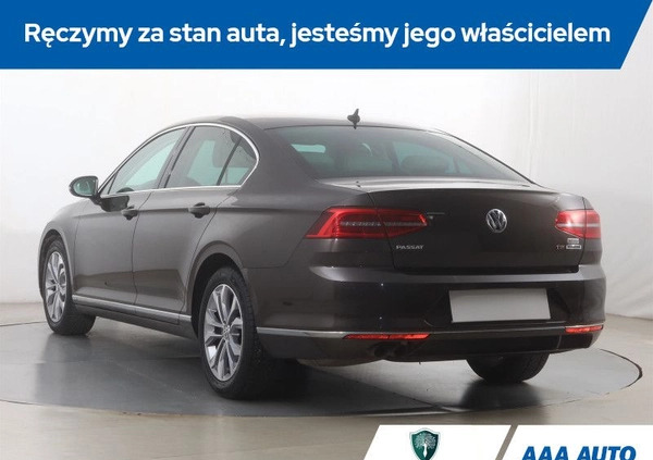 Volkswagen Passat cena 68000 przebieg: 151589, rok produkcji 2015 z Raszków małe 154